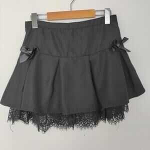 Hottopic Black Pleated Mini Skirt With Lace Trim Size Small